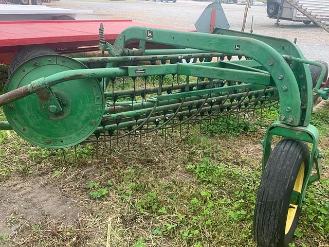 Thumbnail image John Deere 662 1