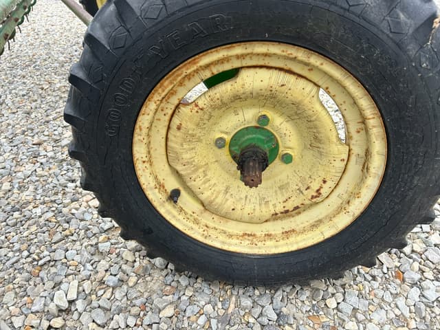 Image of John Deere 662 equipment image 1