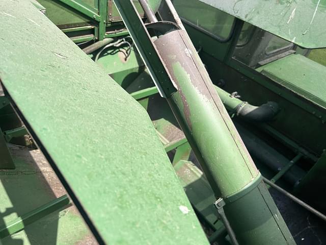 Image of John Deere 6620 equipment image 2