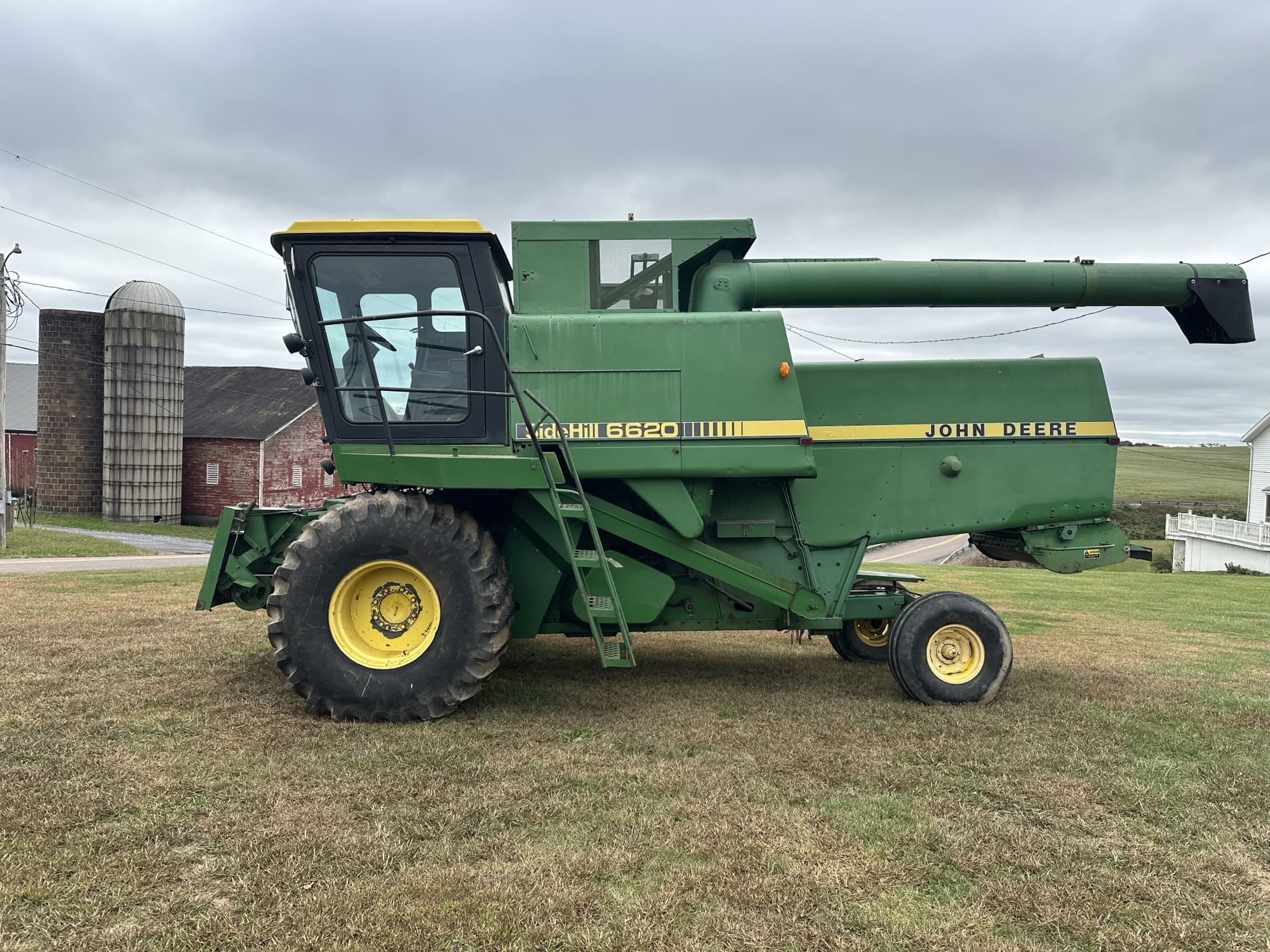 John Deere 6620 Equipment Image0