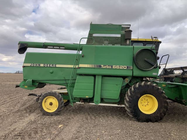 Image of John Deere 6620 equipment image 2