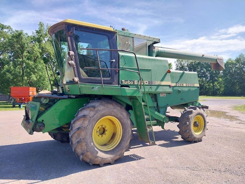 Image of John Deere 6620 Primary image