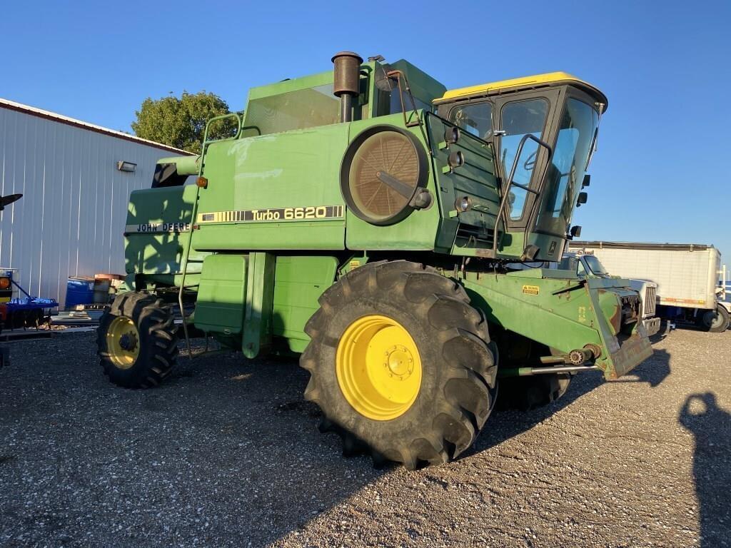 Image of John Deere 6620 Primary image
