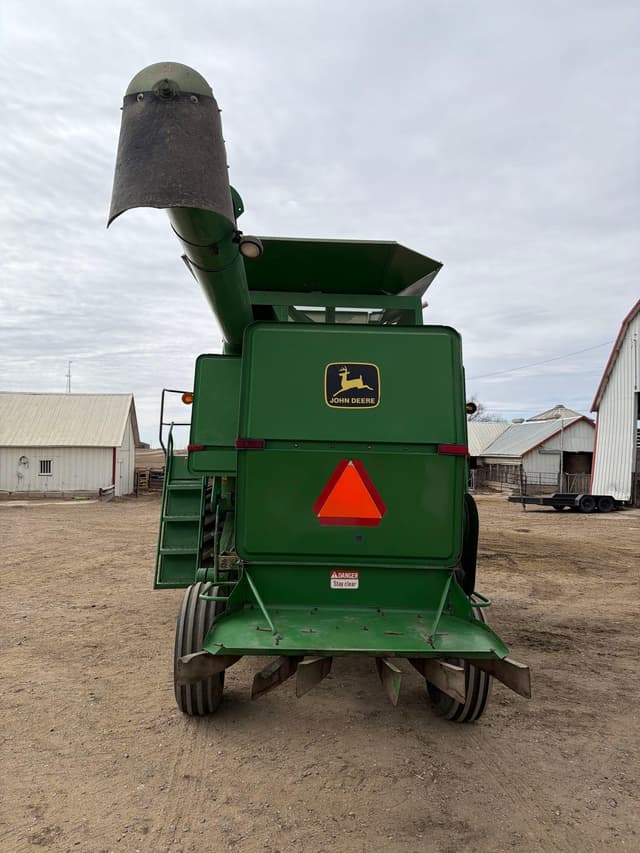 Image of John Deere 6620 Titan II equipment image 4