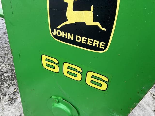 Image of John Deere 666 equipment image 1
