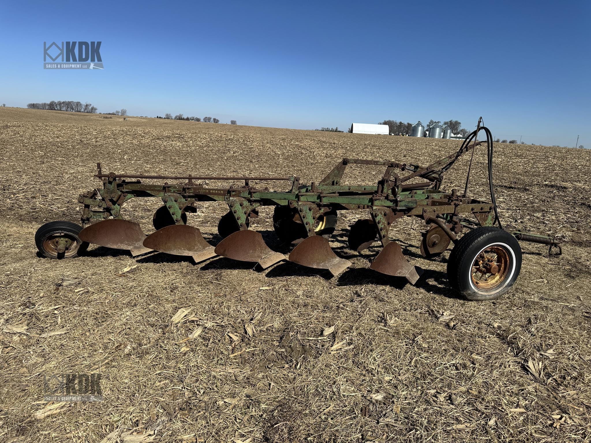 John Deere 666H Equipment Image0