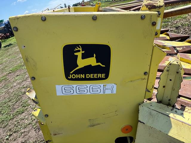 Image of John Deere 666R equipment image 3