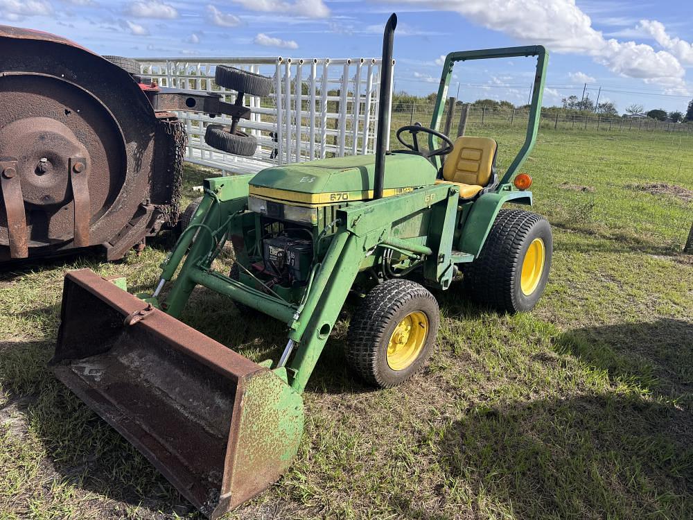 Image of John Deere 670 Primary Image