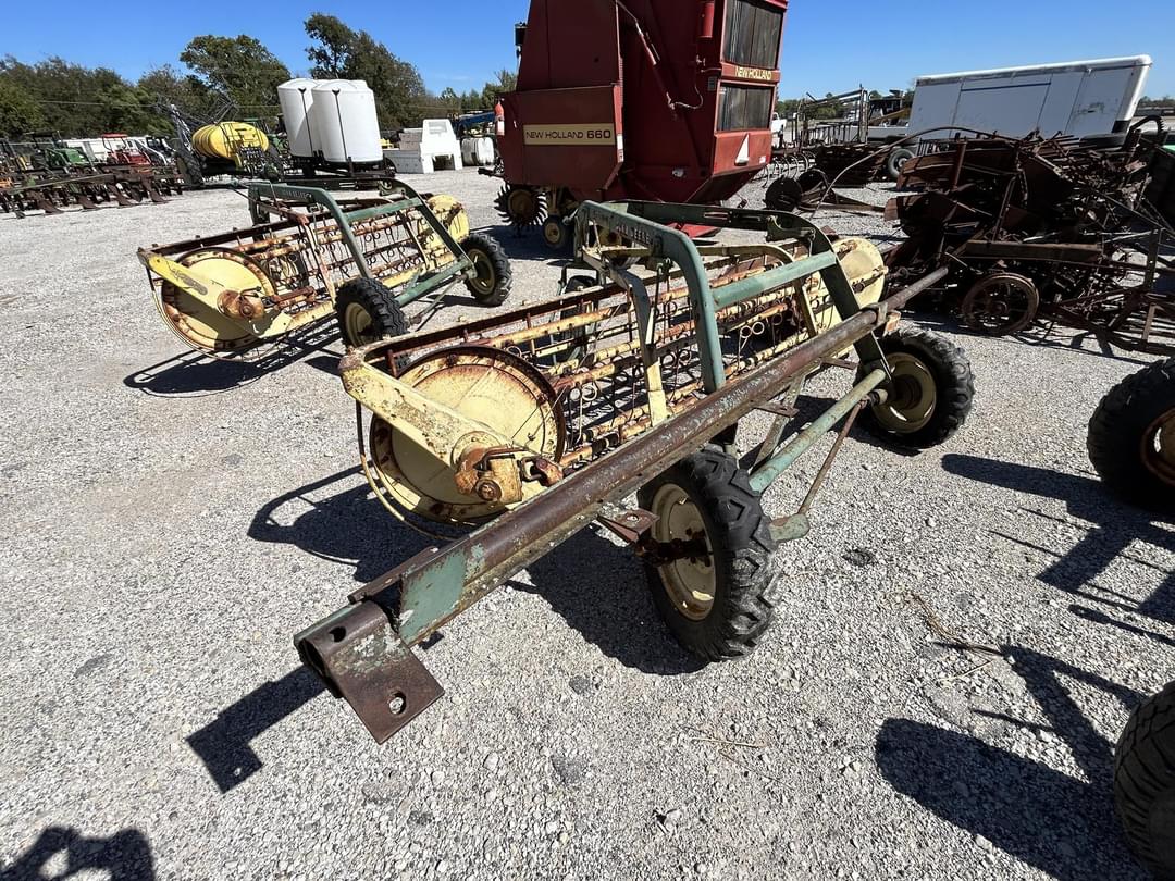 Image of John Deere 670 Image 1