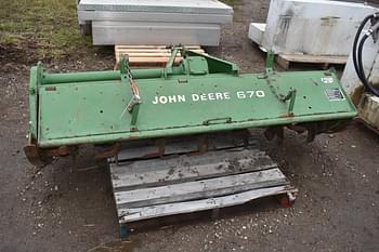 John Deere 670 Equipment Image0