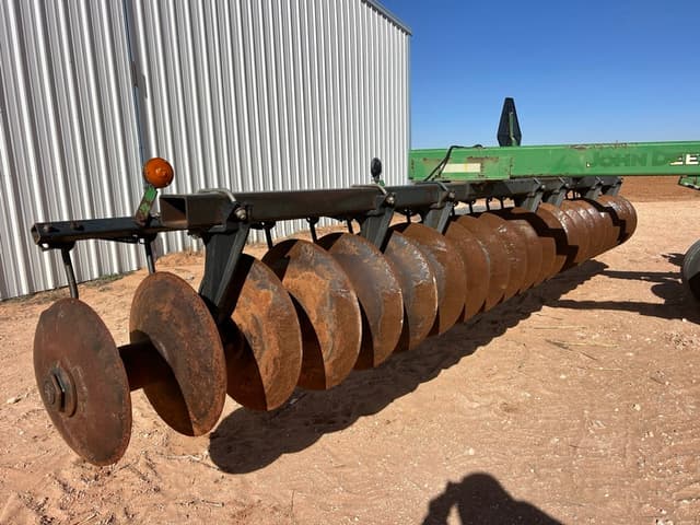 Image of John Deere 670 equipment image 3