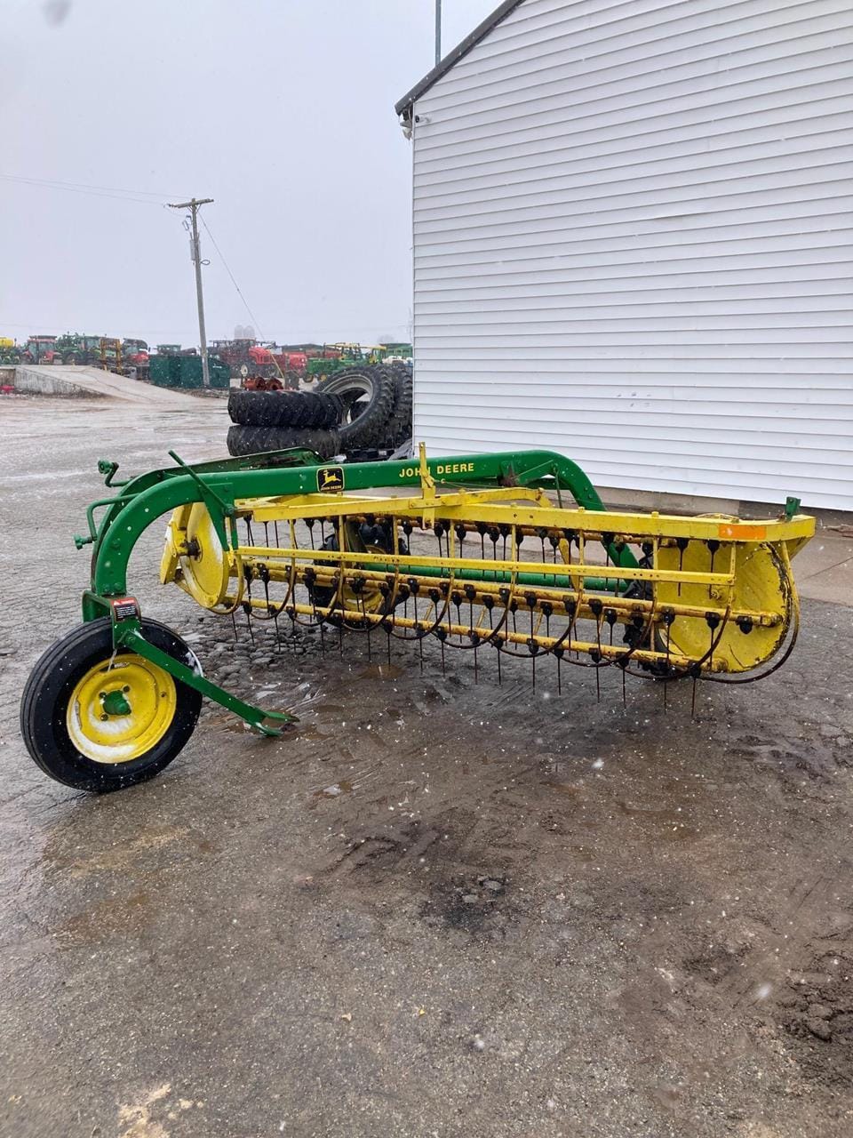 John Deere 670 Equipment Image0