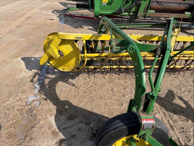 Image of John Deere 670 equipment image 4