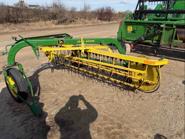 Image of John Deere 670 equipment image 2