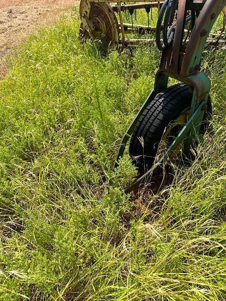 Image of John Deere 670 equipment image 1