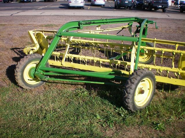 Image of John Deere 670 equipment image 3