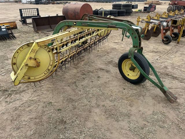 Image of John Deere 670 equipment image 2