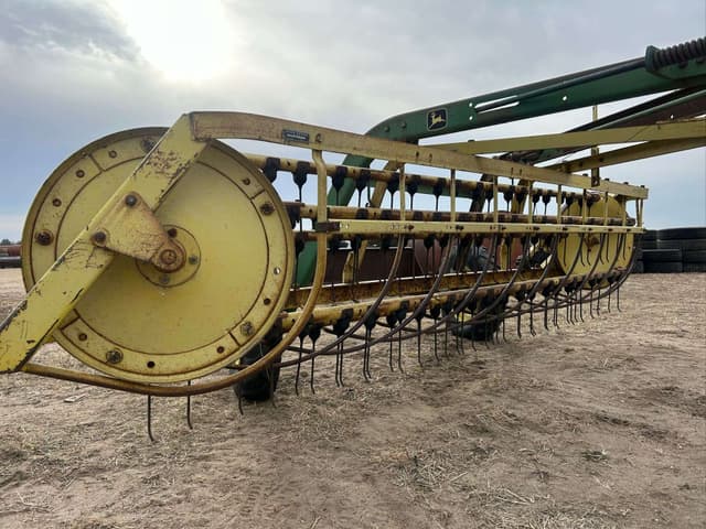 Image of John Deere 670 equipment image 3