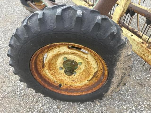 Image of John Deere 670 equipment image 3