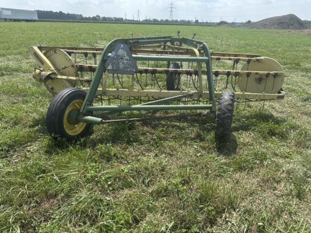 Image of John Deere 670 equipment image 2