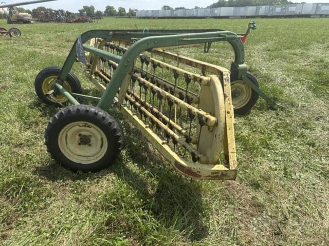Image of John Deere 670 equipment image 3