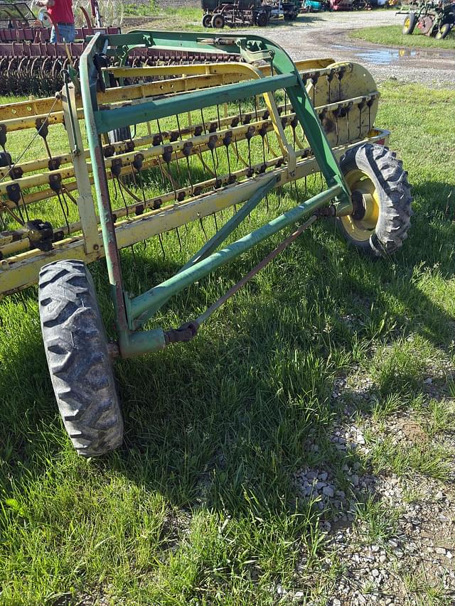 Image of John Deere 670 equipment image 4