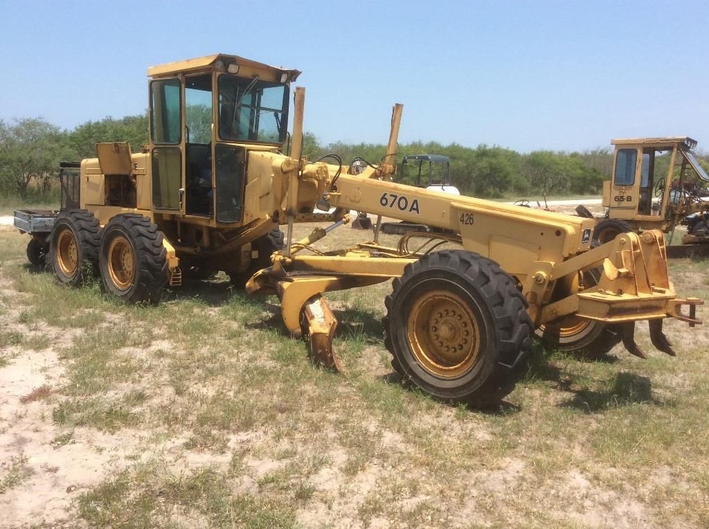 Main image John Deere 670A