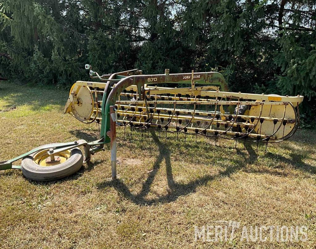 Image of John Deere 670 Primary image