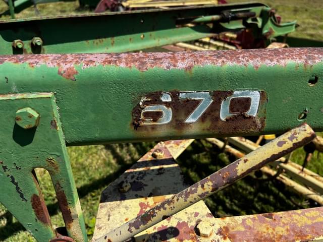 Image of John Deere 670 equipment image 4
