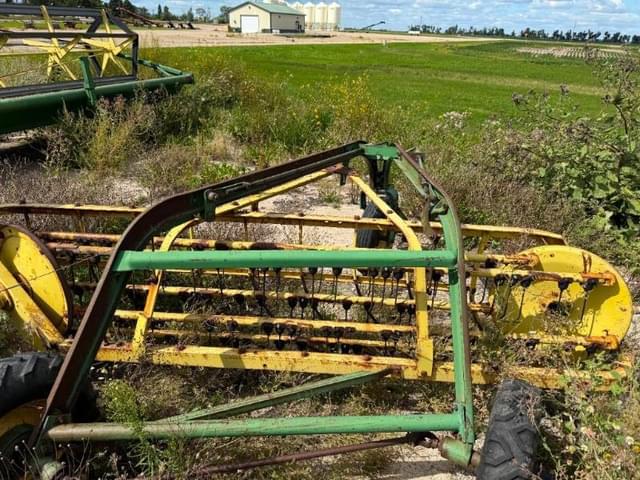 Image of John Deere 670 equipment image 1