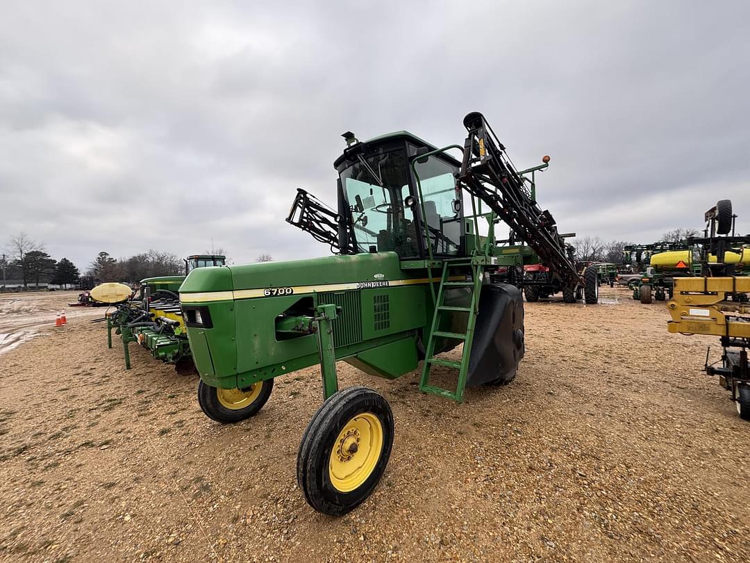 Image of John Deere 6700 Image 0