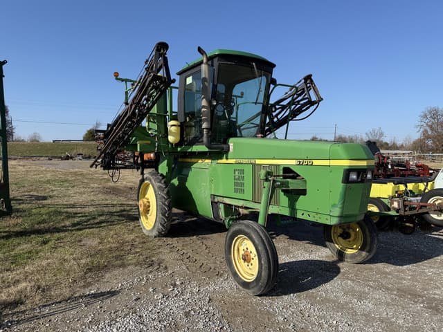 Image of John Deere 6700 equipment image 1