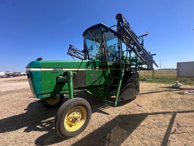 Image of John Deere 6700 equipment image 1