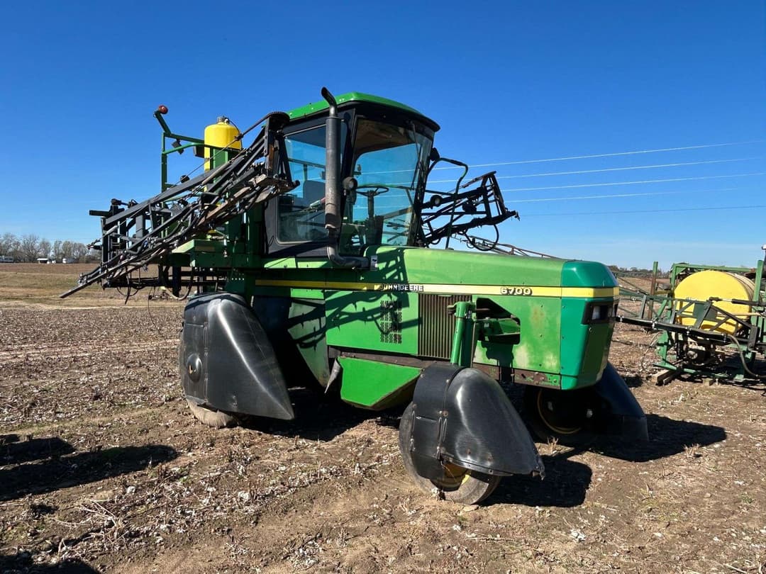 Image of John Deere 6700 Image 1
