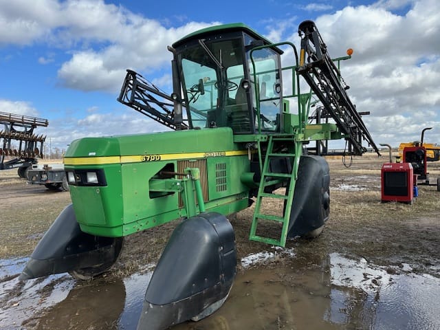 Main image John Deere 6700