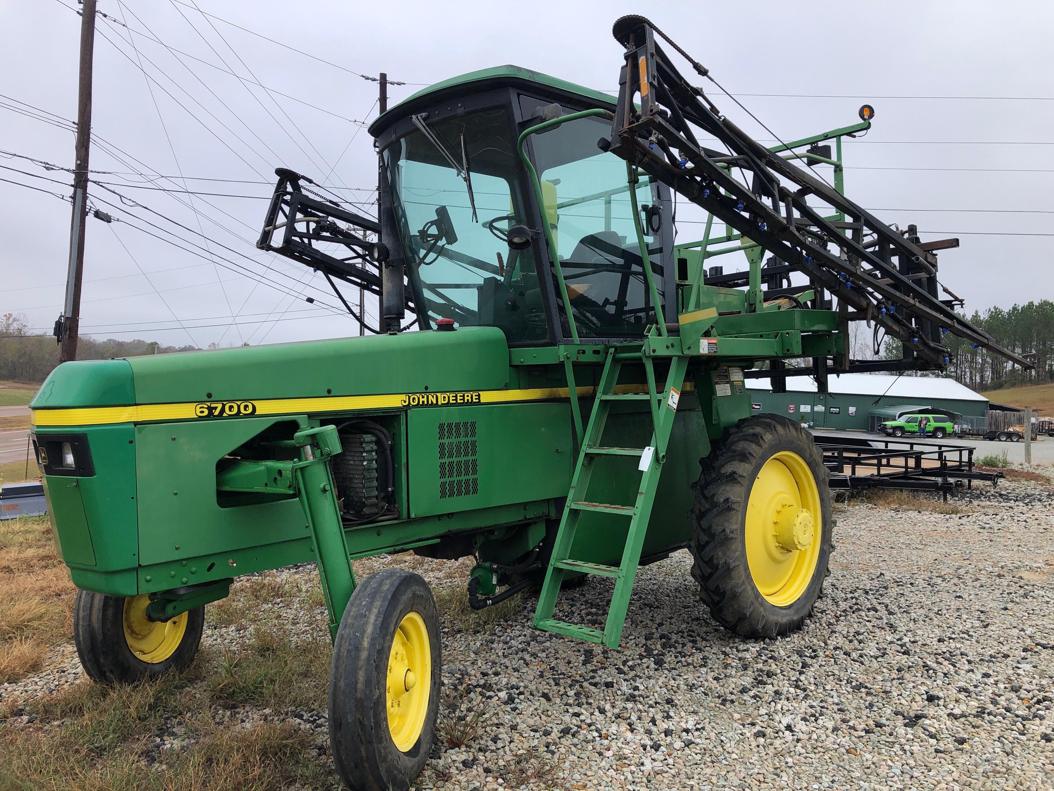 Main image John Deere 6700