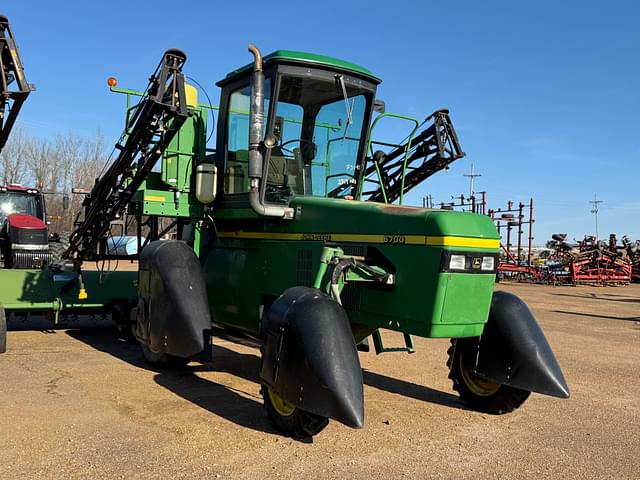 Image of John Deere 6700 equipment image 1