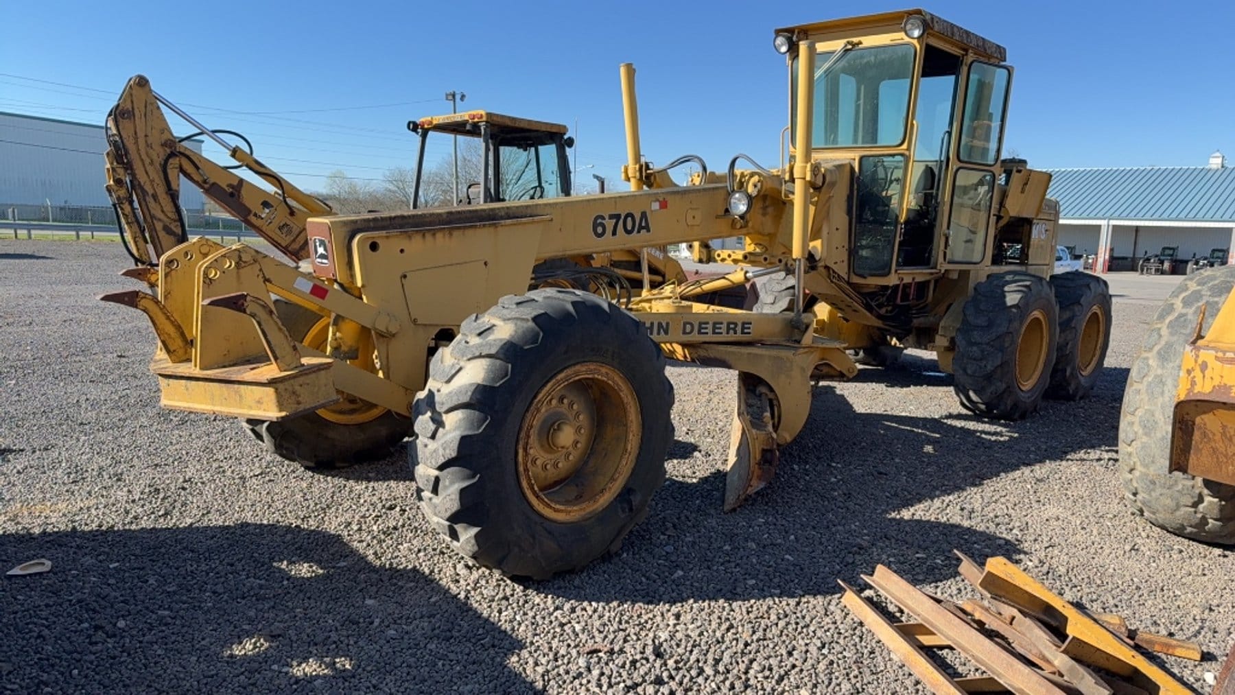 John Deere 670A Equipment Image0