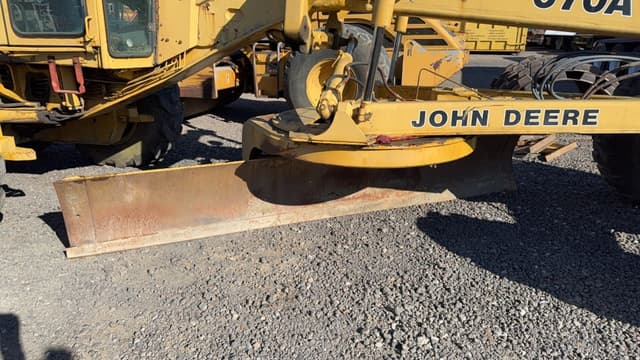 Image of John Deere 670A equipment image 2