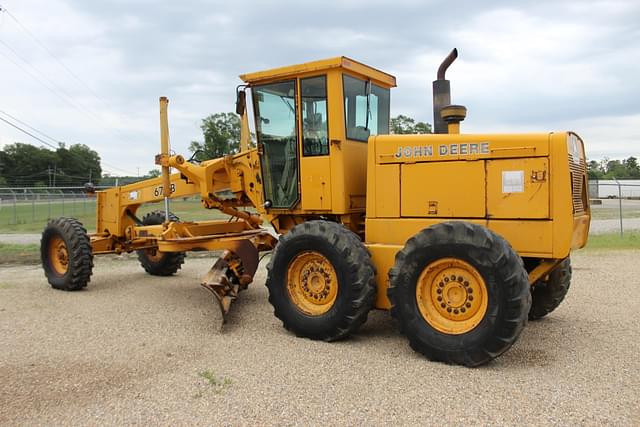 Image of John Deere 670B equipment image 2