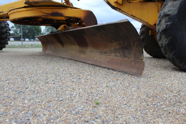 Image of John Deere 670B equipment image 4