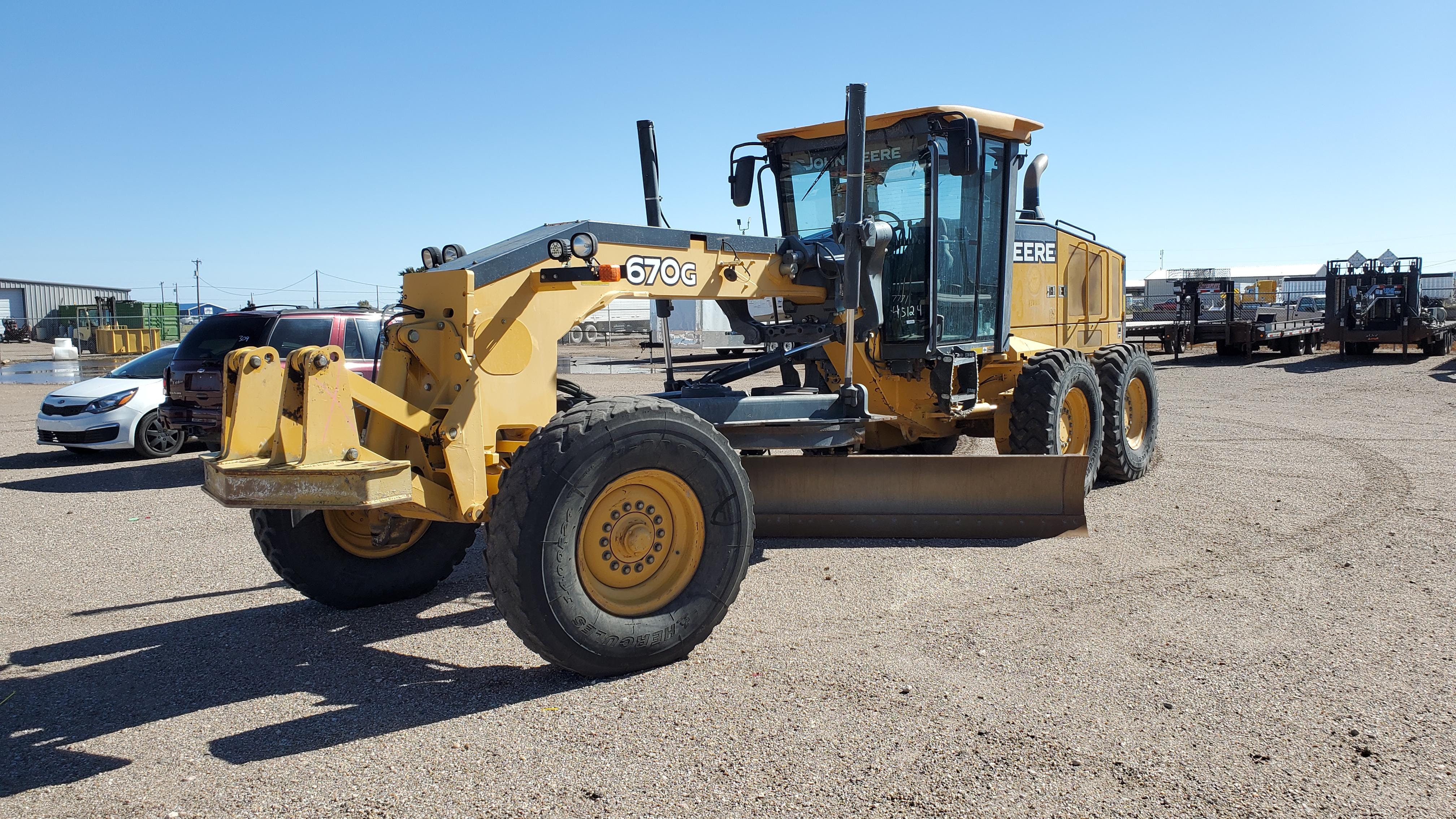 Main image John Deere 670G