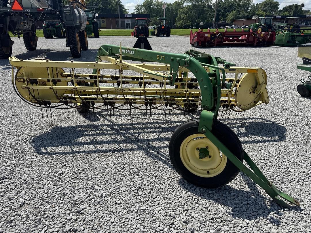 Image of John Deere 671 Primary image