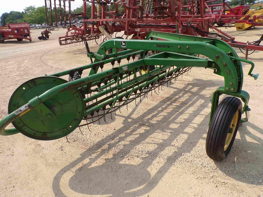 Image of John Deere 672 Primary image