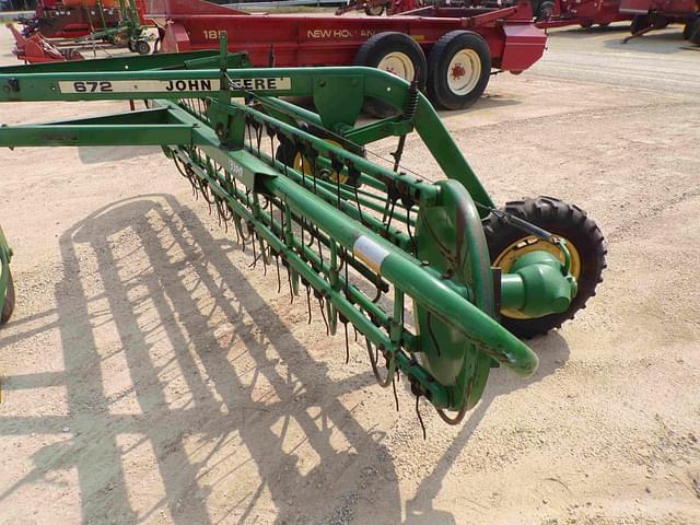 Image of John Deere 672 equipment image 3