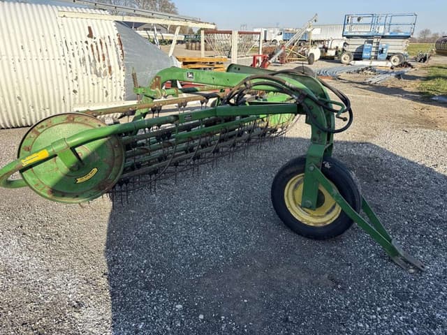 Image of John Deere 672 equipment image 4