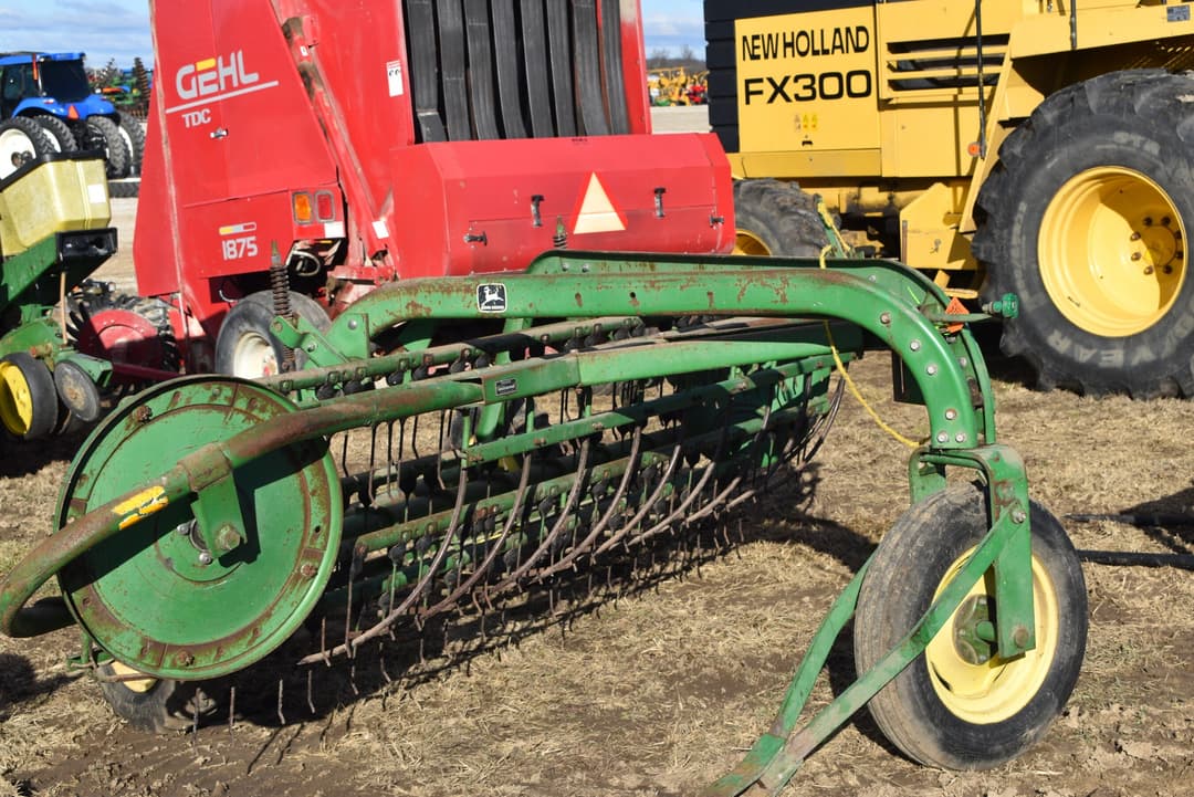 Image of John Deere 672 Primary image