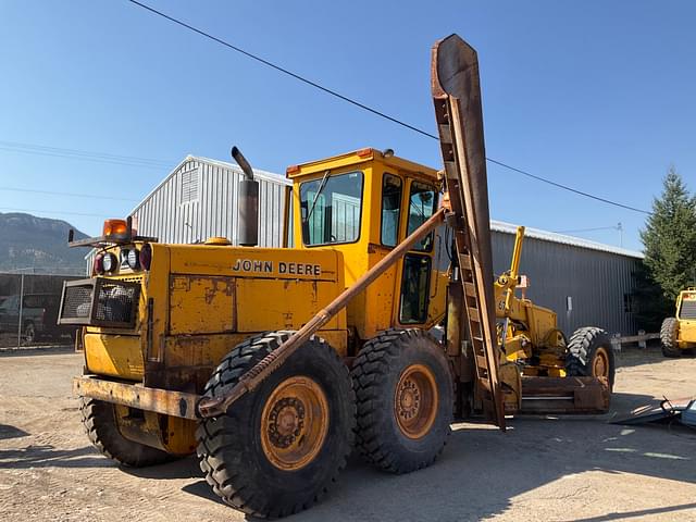 Image of John Deere 672A equipment image 4