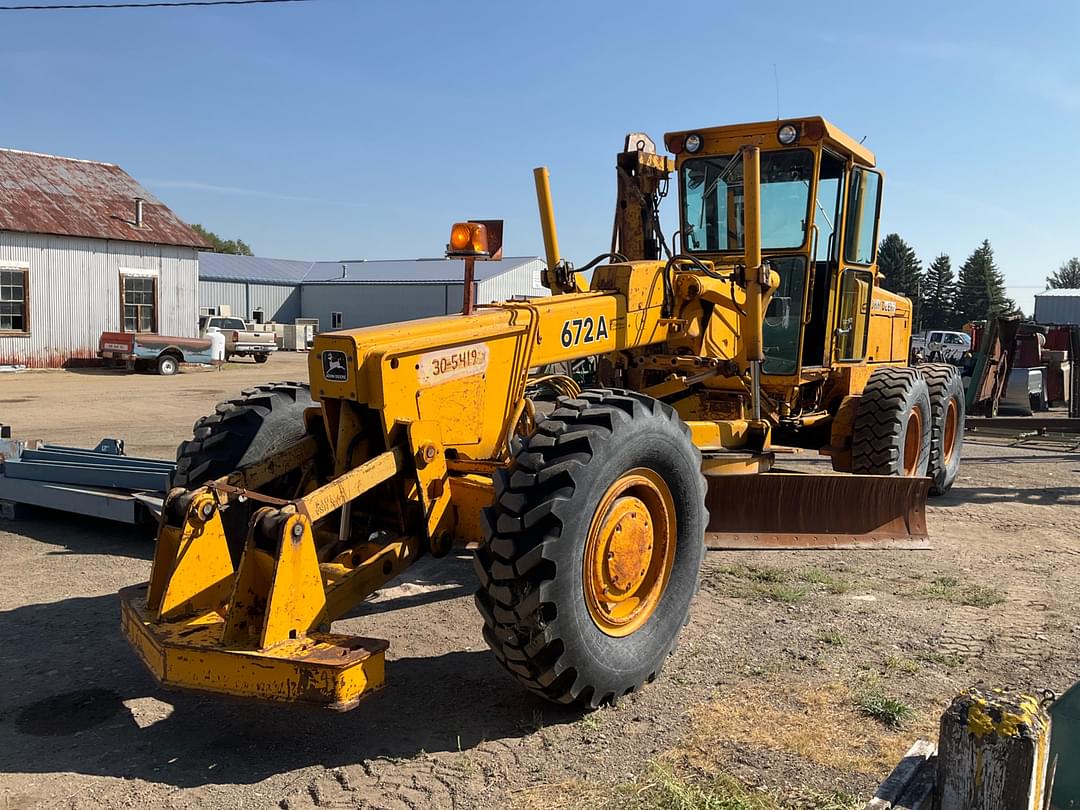 Image of John Deere 672A Primary image