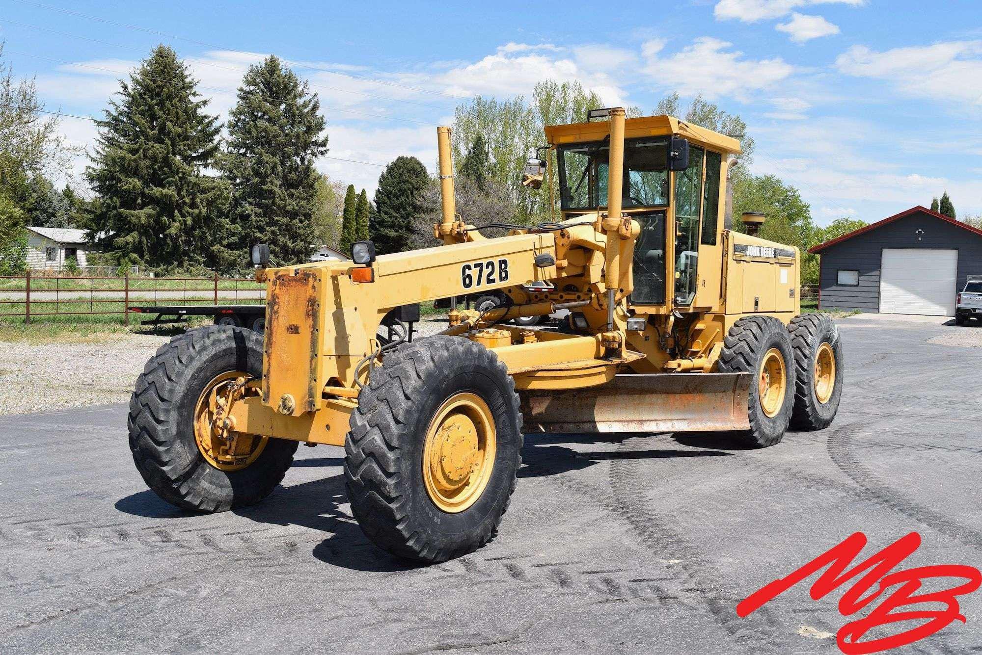 Main image John Deere 672B
